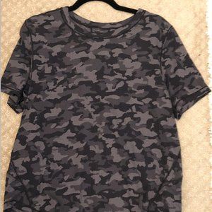 Lulu lemon camo tee